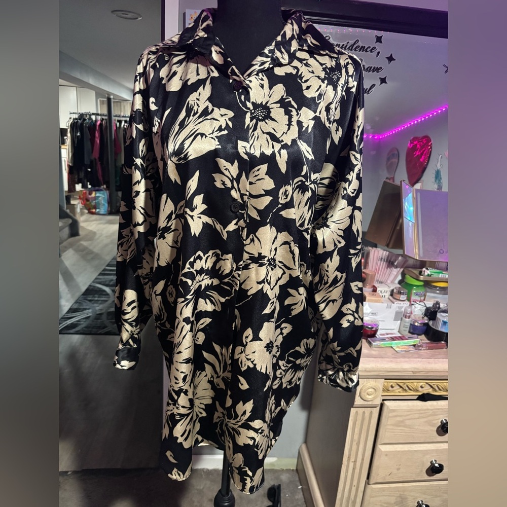 NWOT NICOLA Black and Cream Floral Silky Top